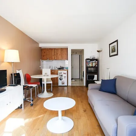 Appartement Bright Studio Near Parc Monceau Parijs