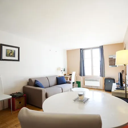 Bright Studio Near Parc Monceau Appartement